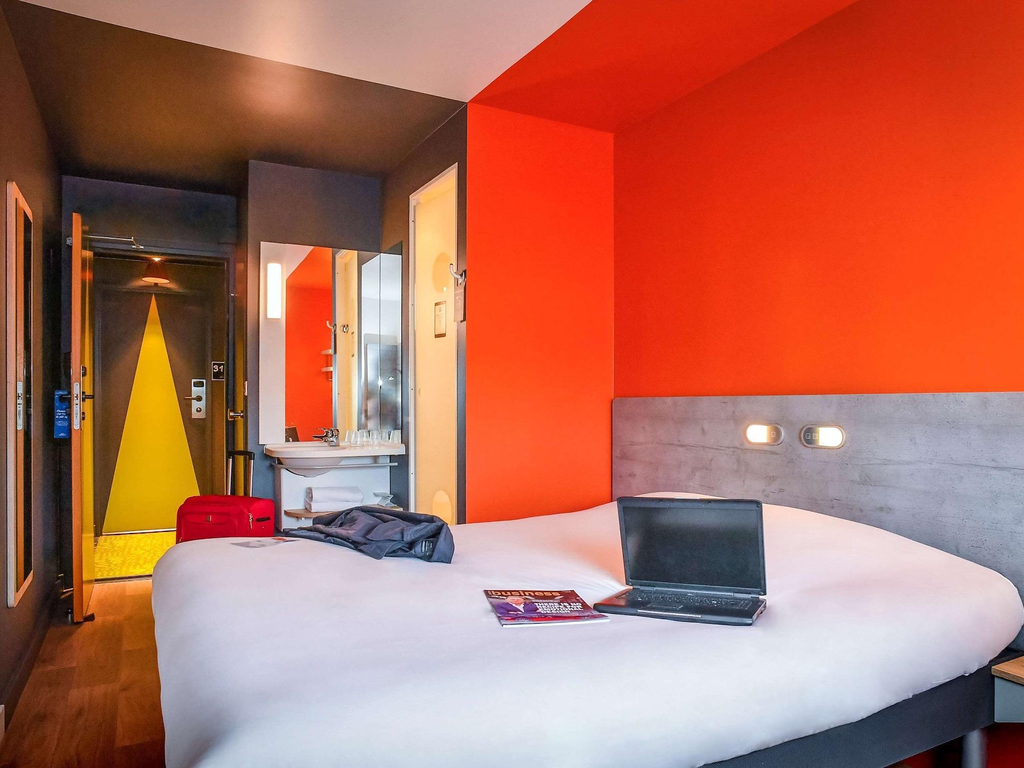 ไอบิส บัดเจ็ต กูต็องซ์ Hotel คูตองส์ ภายนอก รูปภาพ