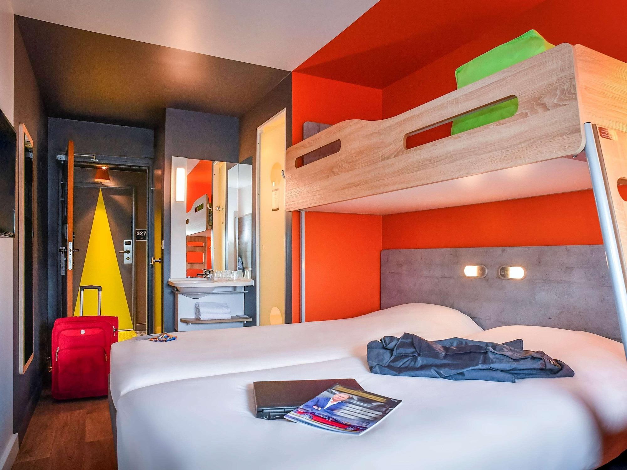 ไอบิส บัดเจ็ต กูต็องซ์ Hotel คูตองส์ ภายนอก รูปภาพ