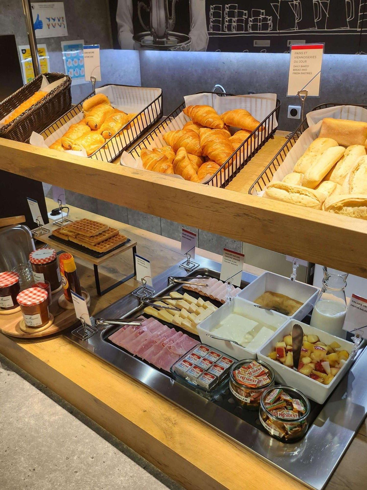 ไอบิส บัดเจ็ต กูต็องซ์ Hotel คูตองส์ ภายนอก รูปภาพ
