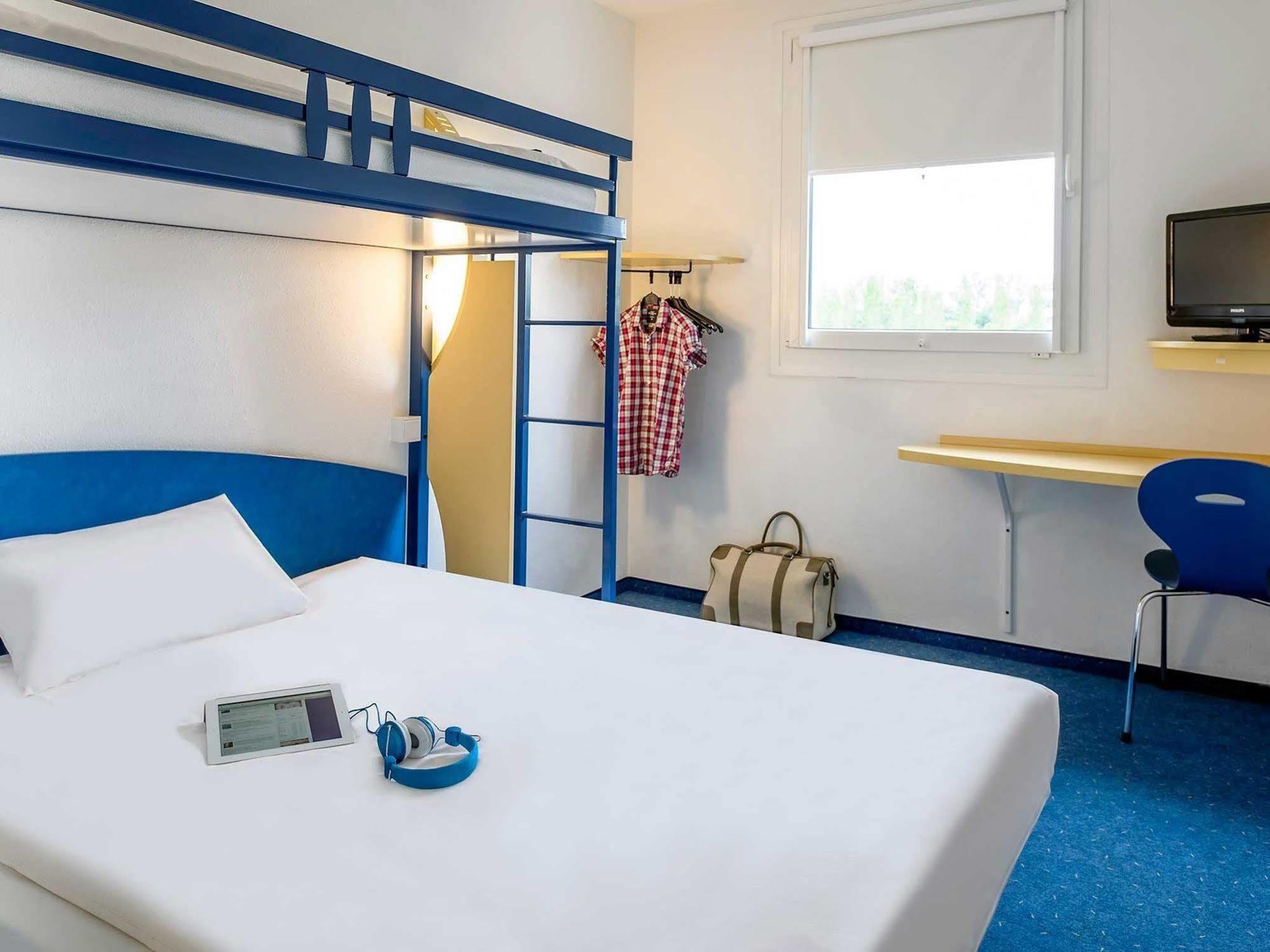 ไอบิส บัดเจ็ต กูต็องซ์ Hotel คูตองส์ ภายนอก รูปภาพ